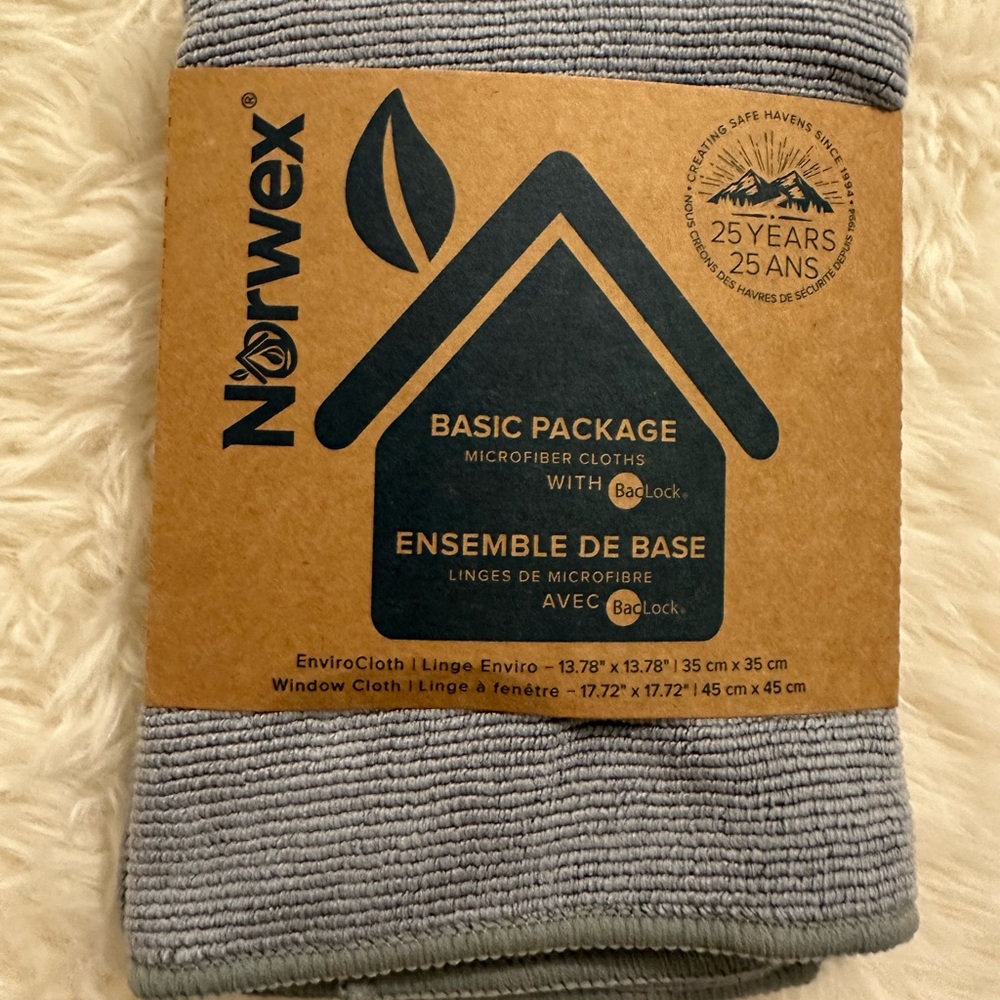 Norwex EnviroCloth and window cloth set